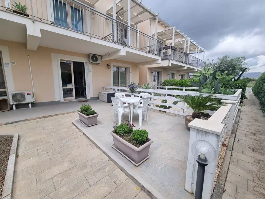 Immagine 8 di Villetta a schiera in vendita  in Via Isole Eolie a Noto