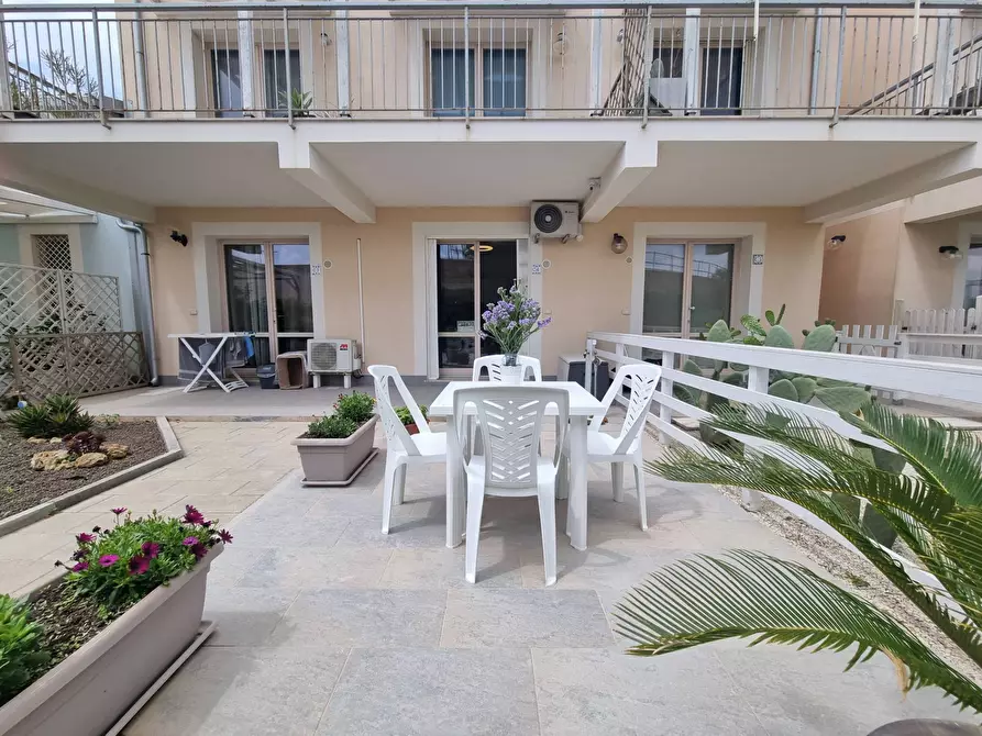 Immagine 6 di Villetta a schiera in vendita  in Via Isole Eolie a Noto