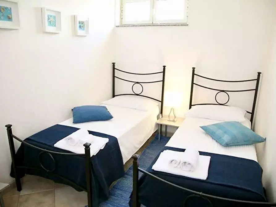 Immagine 4 di Palazzo in vendita  in via Pancrazio De Pasquale a Giardini-Naxos