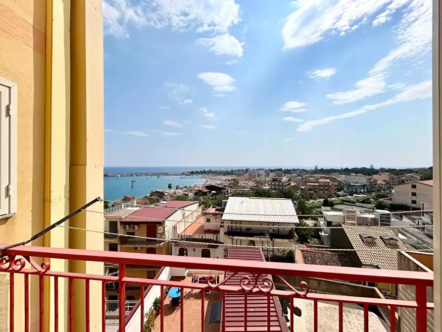 Immagine 11 di Palazzo in vendita  in via Pancrazio De Pasquale a Giardini-Naxos