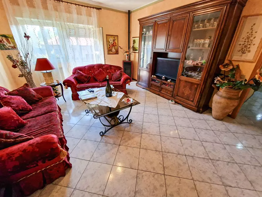 Immagine 10 di Appartamento in vendita  in Via Generale Cascino a Pedara