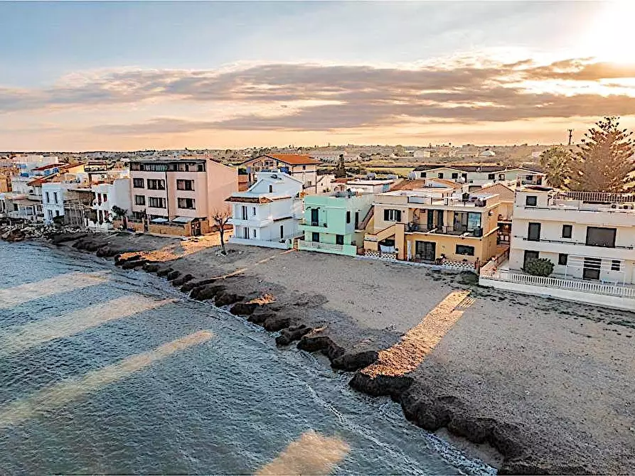 Immagine 2 di Appartamento in vendita  in viale lido a Pachino