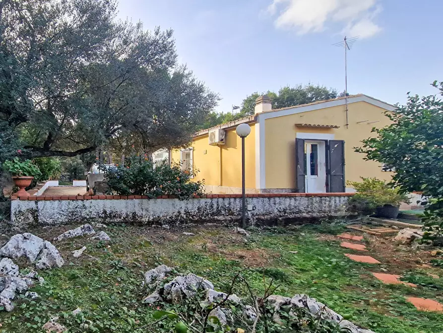 Immagine 1 di Villa in vendita  in Menghisi a Noto