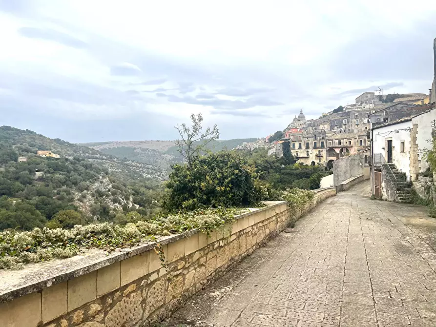 Immagine 2 di Casa indipendente in vendita  in corso mazzini a Ragusa