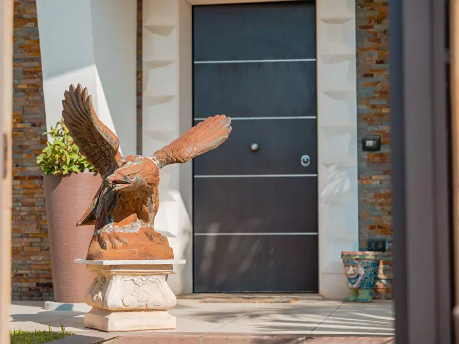 Immagine 4 di Villa in vendita  in via luigi monti a Siracusa