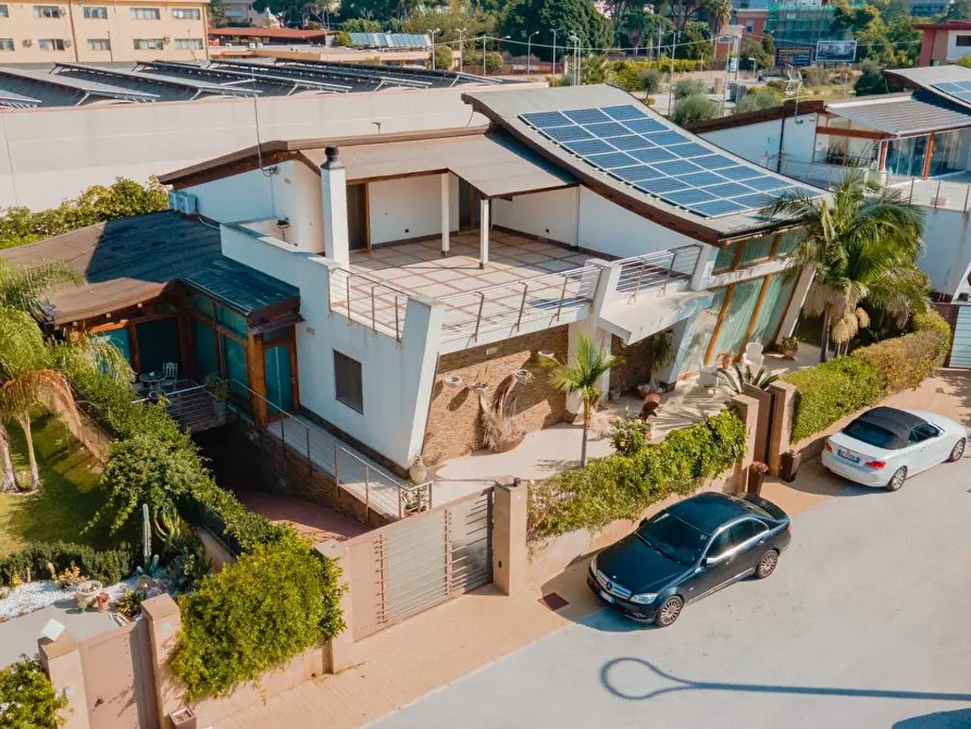 Immagine 12 di Villa in vendita  in via luigi monti a Siracusa