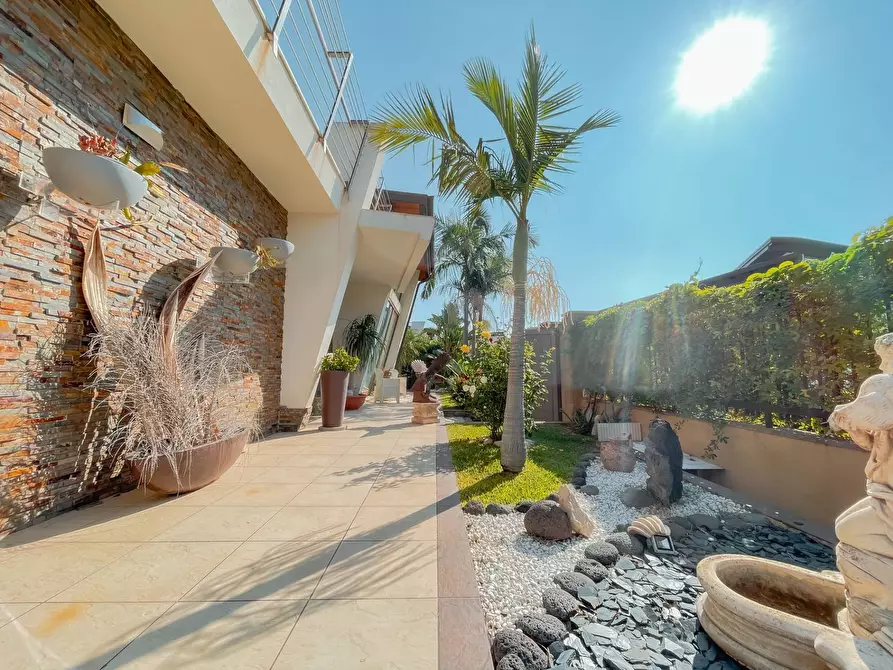 Immagine 13 di Villa in vendita  in via luigi monti a Siracusa