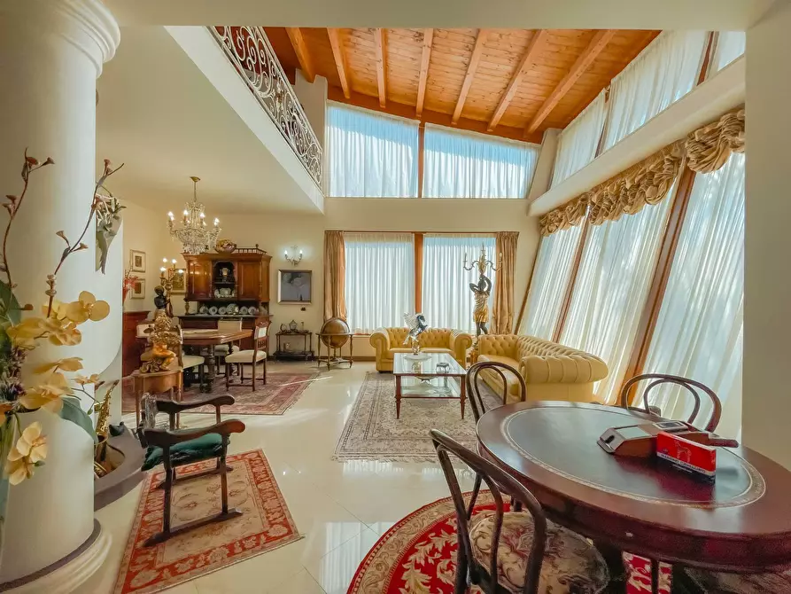 Immagine 16 di Villa in vendita  in via luigi monti a Siracusa