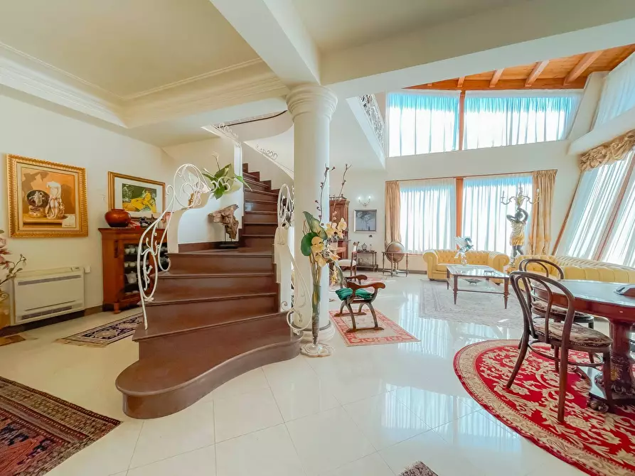 Immagine 21 di Villa in vendita  in via luigi monti a Siracusa