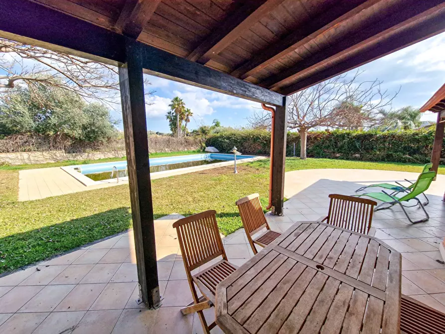 Immagine 28 di Villa in vendita  in Viale Enzo Ferrari a Scicli