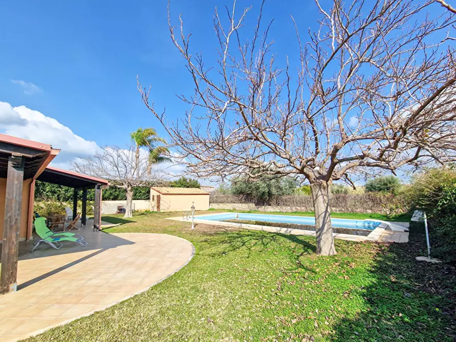 Immagine 29 di Villa in vendita  in Viale Enzo Ferrari a Scicli