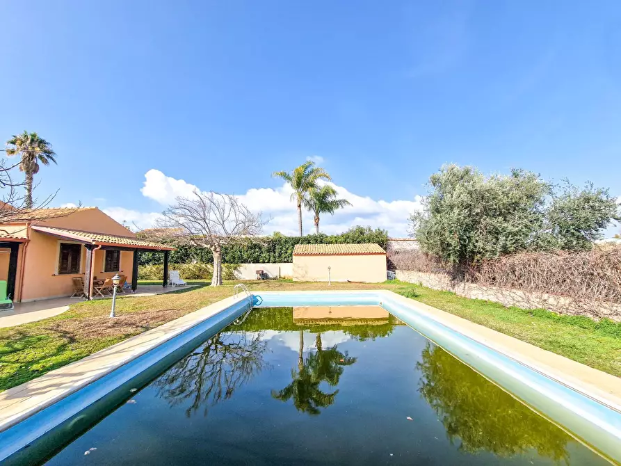 Immagine 24 di Villa in vendita  in Viale Enzo Ferrari a Scicli