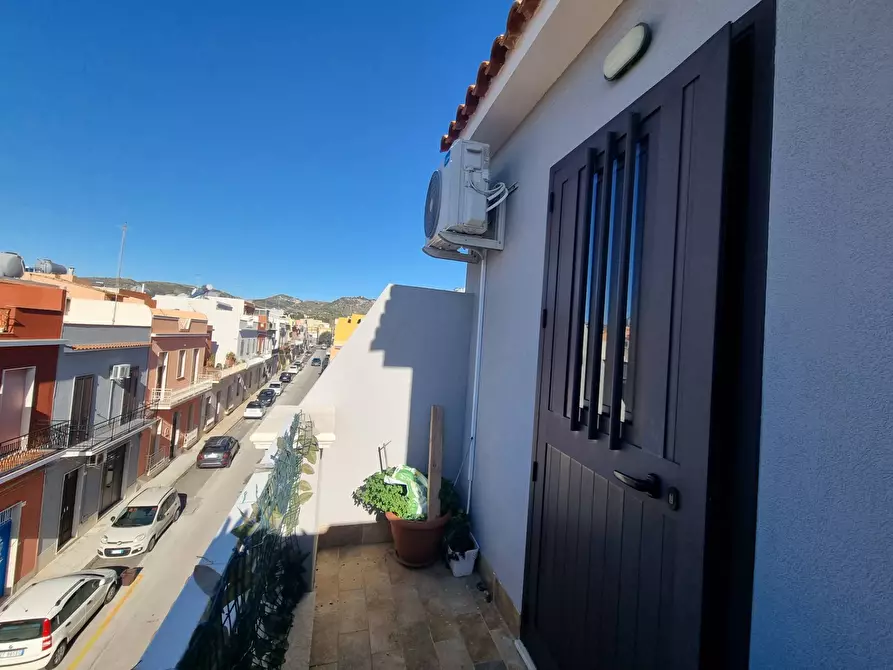 Immagine 11 di Appartamento in vendita  in via ugo foscolo a Avola