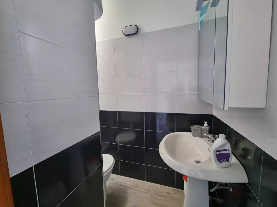 Immagine 6 di Appartamento in vendita  in via ugo foscolo a Avola