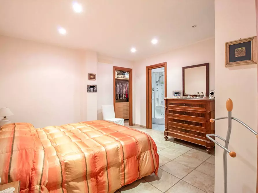 Immagine 18 di Villa in vendita  in via petrone a Viagrande