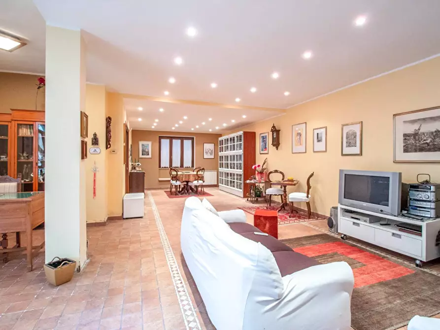 Immagine 21 di Villa in vendita  in via petrone a Viagrande