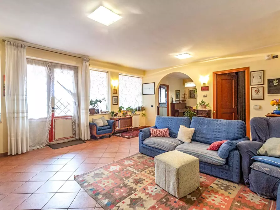 Immagine 2 di Villa in vendita  in via petrone a Viagrande