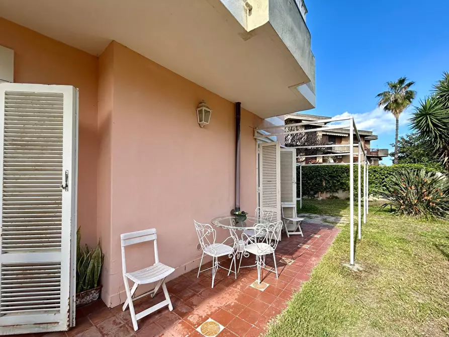 Immagine 23 di Appartamento in vendita  in via acicastello a Catania