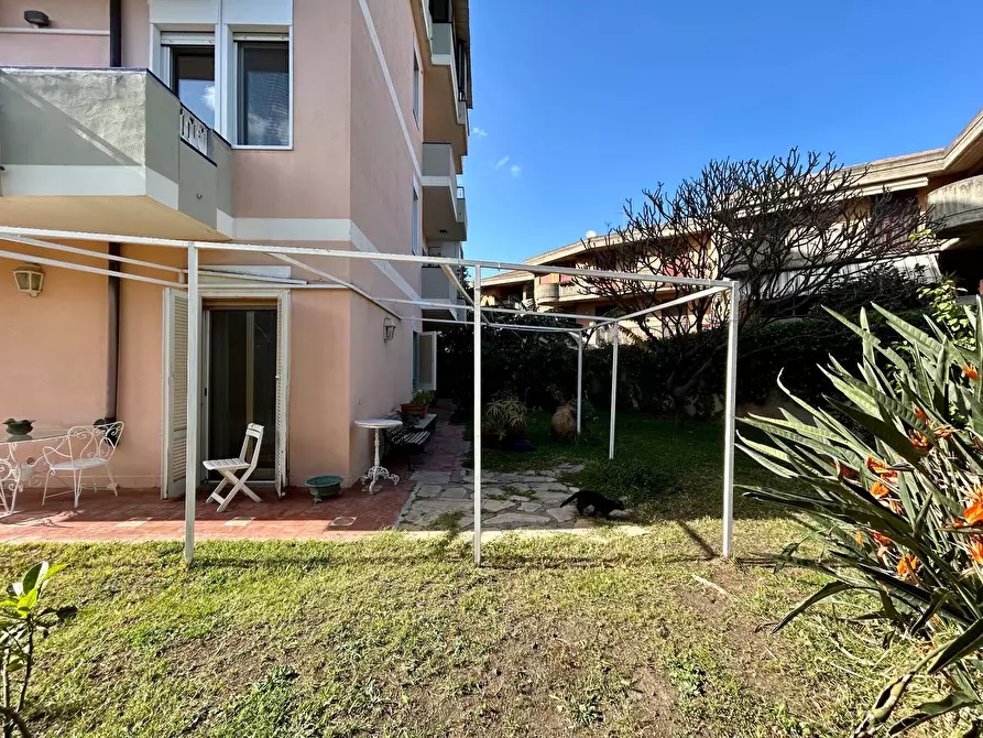 Immagine 25 di Appartamento in vendita  in via acicastello a Catania