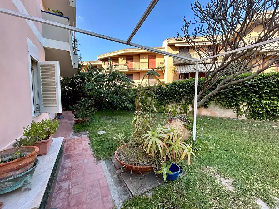 Immagine 27 di Appartamento in vendita  in via acicastello a Catania