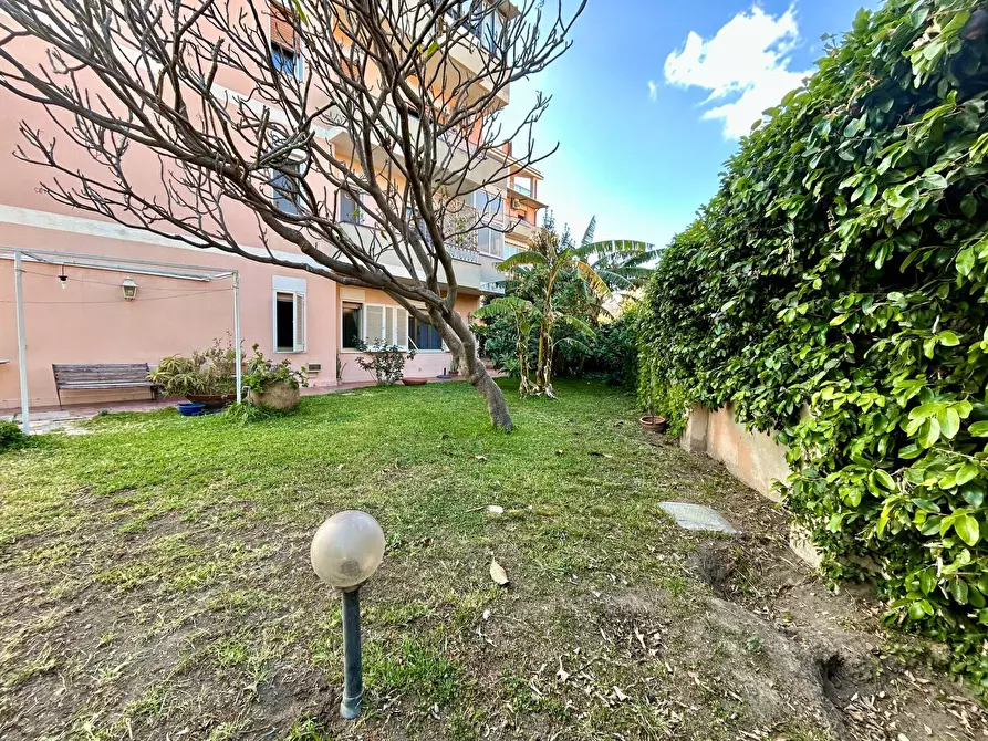 Immagine 28 di Appartamento in vendita  in via acicastello a Catania