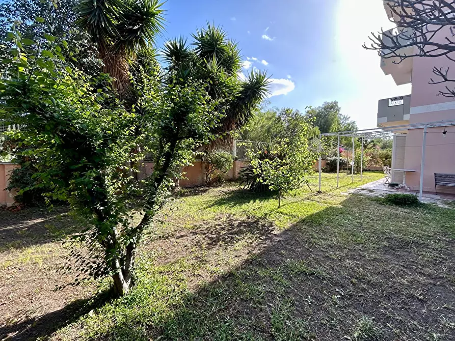 Immagine 30 di Appartamento in vendita  in via acicastello a Catania