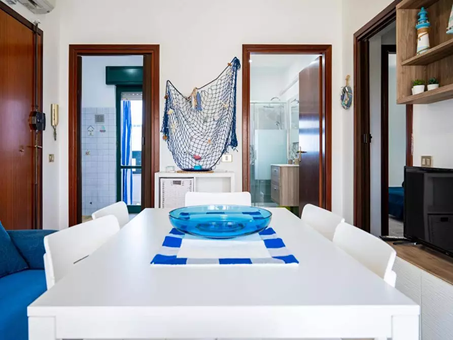 Immagine 4 di Appartamento in vendita  in viale paolo calleri a Pachino