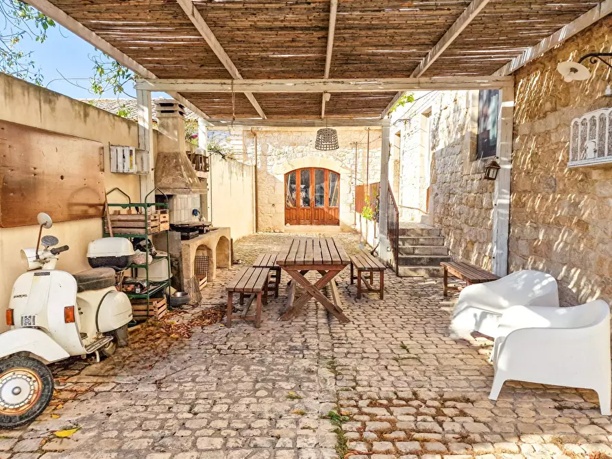 Immagine 4 di Villa in vendita  in Viale Del Lavoro a Scicli