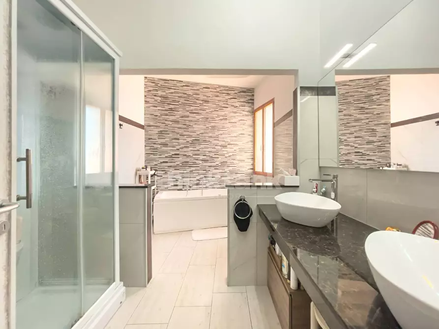 Immagine 16 di Villa in vendita  in Via Dei Diamanti a Siracusa