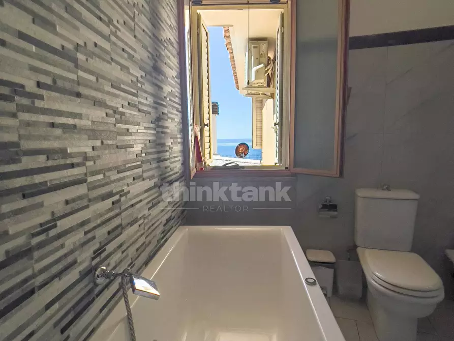 Immagine 17 di Villa in vendita  in Via Dei Diamanti a Siracusa