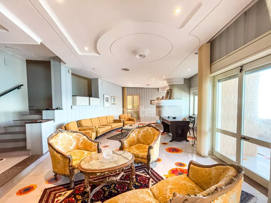 Immagine 26 di Villa in vendita  in Via Dei Diamanti a Siracusa