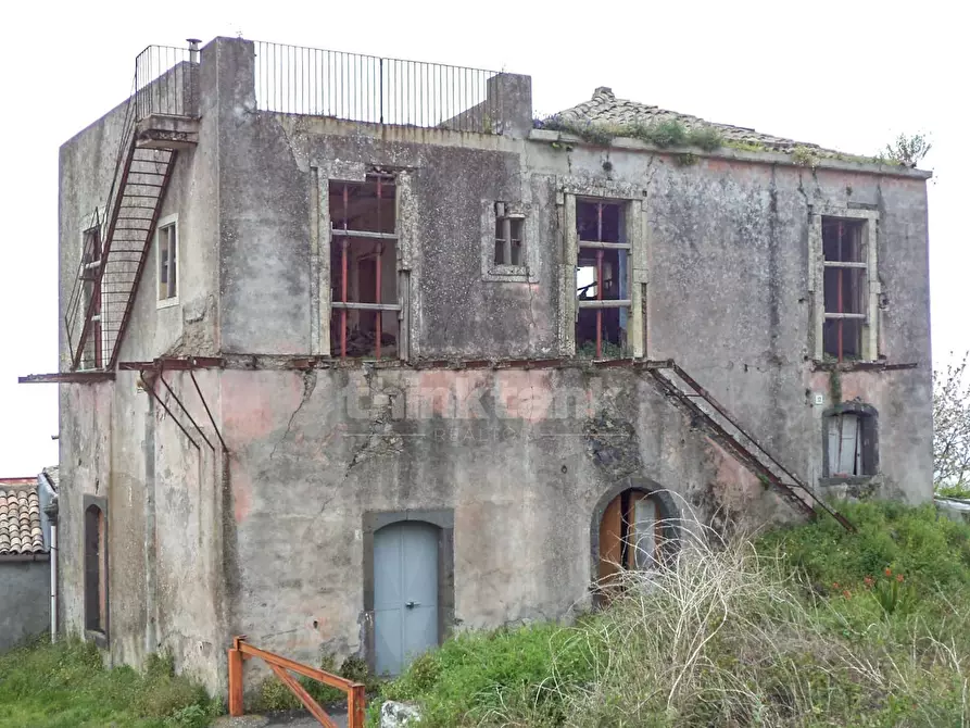 Immagine 1 di Rustico / casale in vendita  in petrulli a Zafferana Etnea