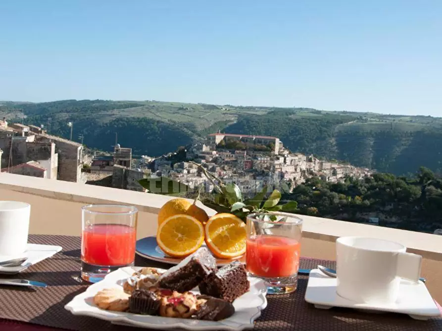 Immagine 8 di Palazzo in vendita  in Piazza Carmine a Ragusa