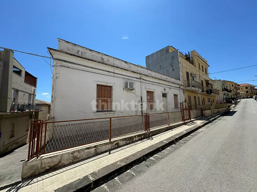 Immagine 1 di Casa indipendente in vendita  in via milano a Noto