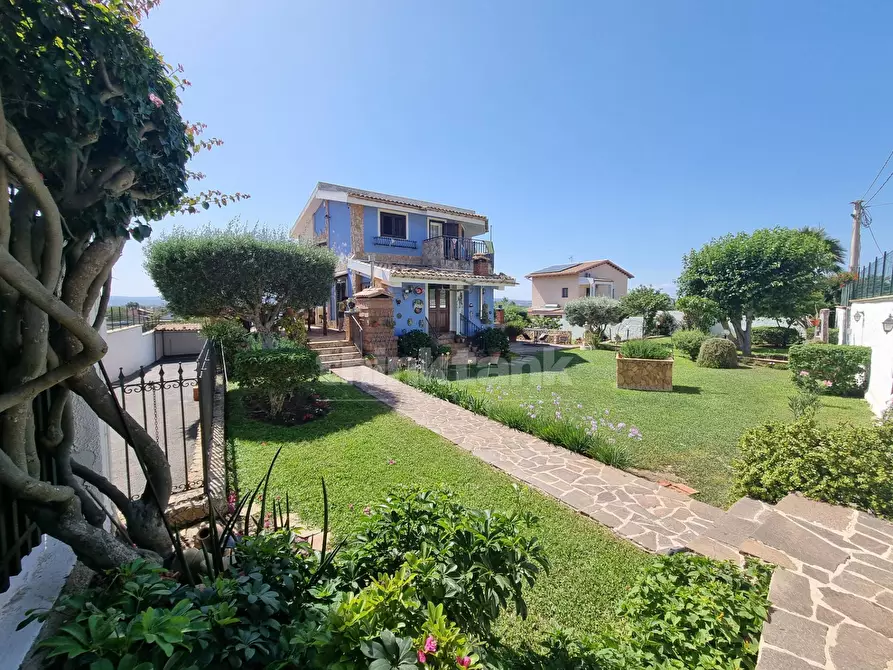 Immagine 1 di Villa in vendita  in via delle Fornaci a Siracusa