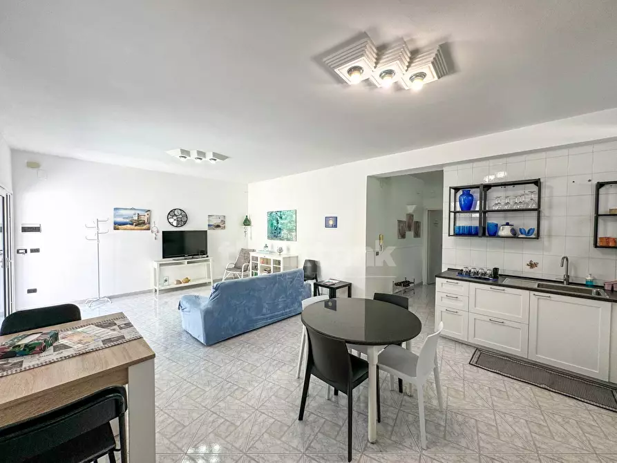 Immagine 5 di Appartamento in vendita  in via dei nuri a Avola