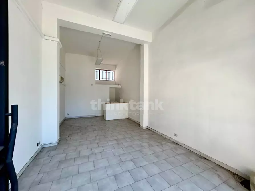 Immagine 6 di Locale commerciale in vendita  in via antonio pacinotti a Acireale