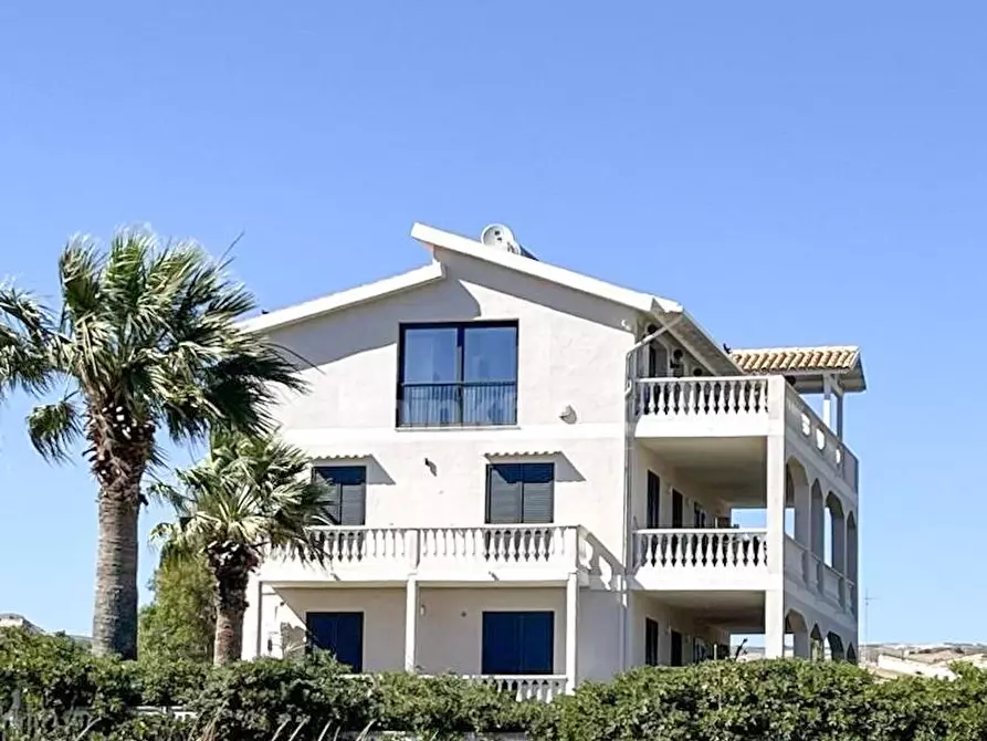 Immagine 3 di Villa in vendita  in Via dello Sbarco Anglo Americano a Palma Di Montechiaro