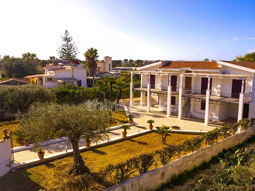 Immagine 2 di Villa in vendita  in str san lorenzo a Noto