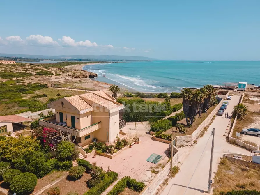 Immagine 1 di Villa in vendita  in Cittadella dei Maccari a Noto