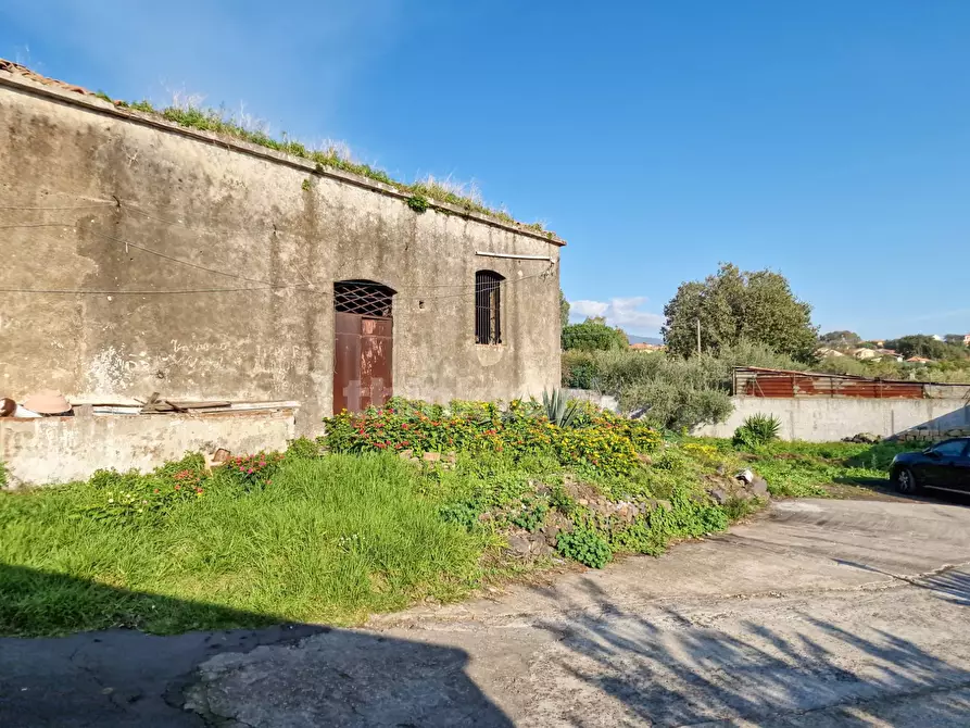 Immagine 21 di Rustico / casale in vendita  in Via Torrente Lavinaio a Viagrande