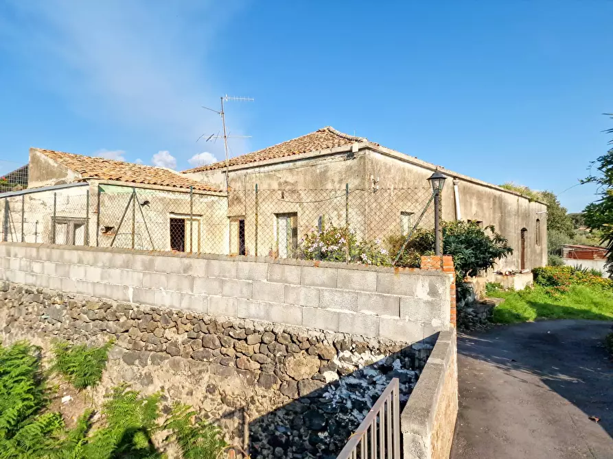 Immagine 5 di Rustico / casale in vendita  in Via Torrente Lavinaio a Viagrande