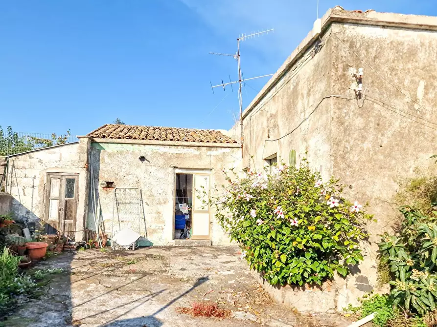 Immagine 25 di Rustico / casale in vendita  in Via Torrente Lavinaio a Viagrande