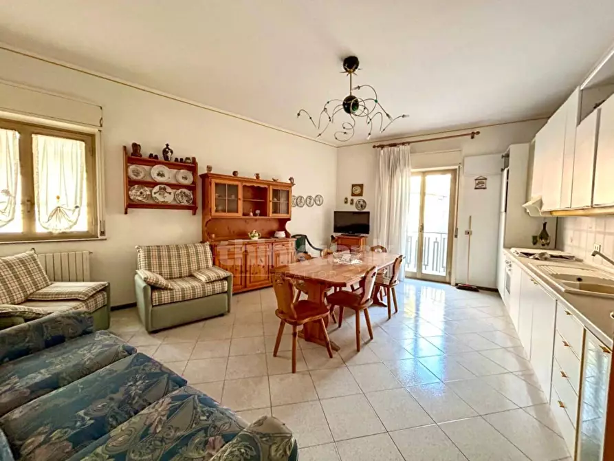 Immagine 2 di Appartamento in vendita  in via italo svevo a Belpasso