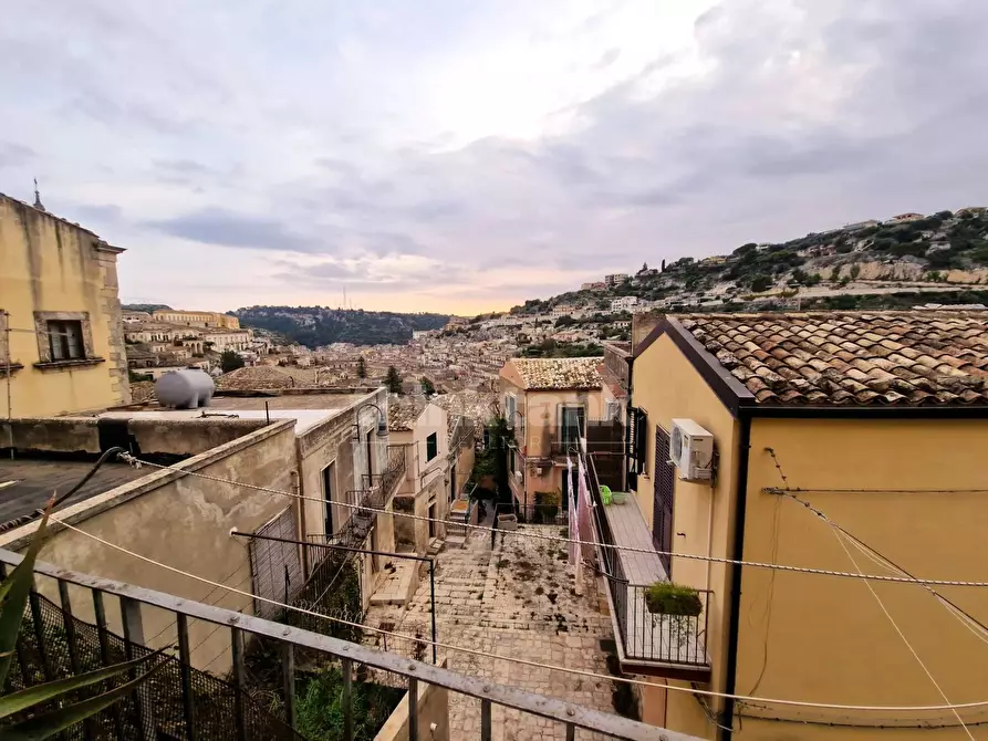 Immagine 23 di Villa in vendita  in Corso San Giorgio a Modica