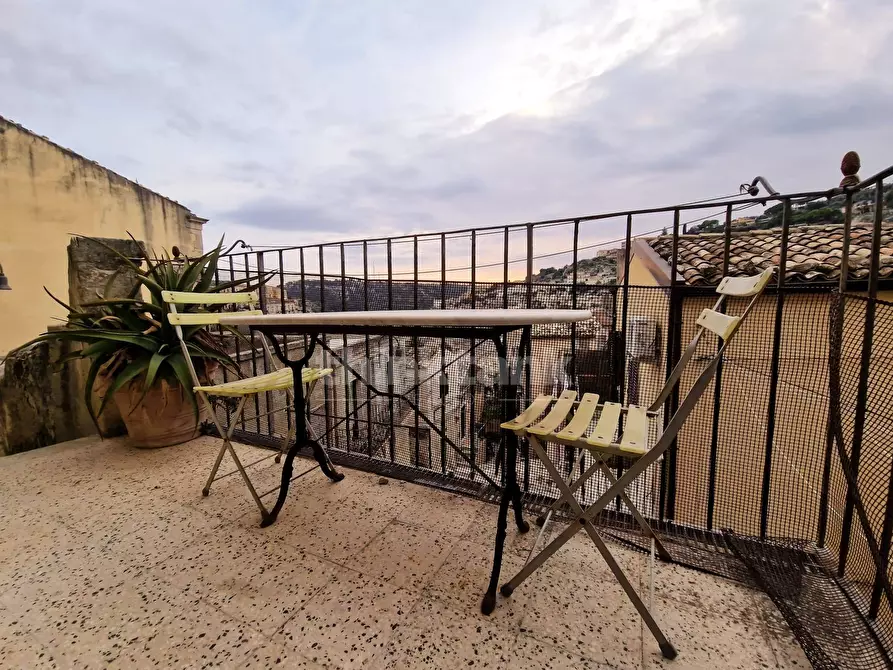 Immagine 1 di Villa in vendita  in Corso San Giorgio a Modica