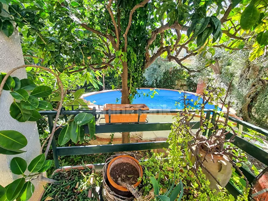 Immagine 3 di Villa in vendita  in via pico della mirandola a Avola