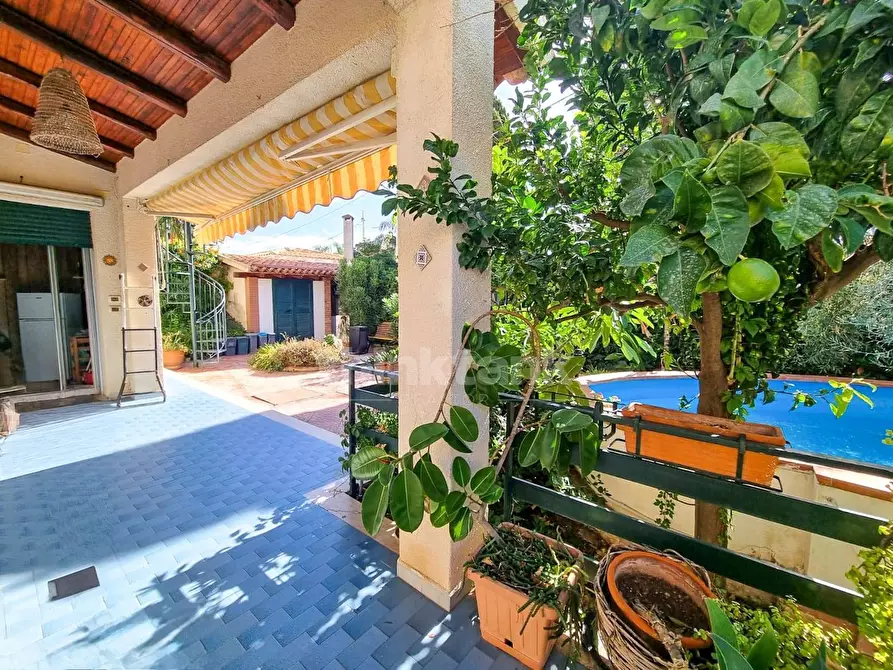 Immagine 4 di Villa in vendita  in via pico della mirandola a Avola