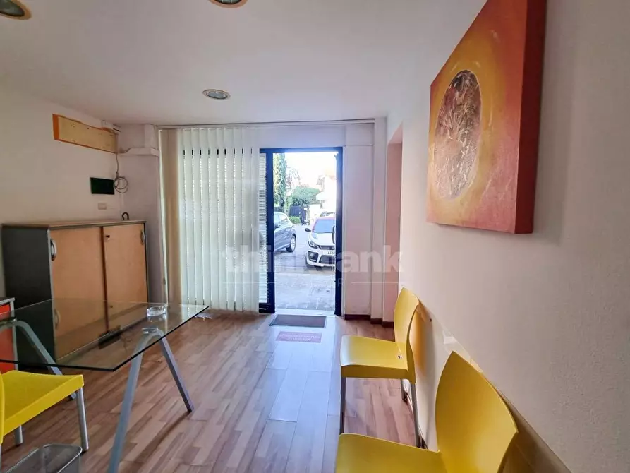 Immagine 4 di Locale commerciale in vendita  in via unione sovietica a Siracusa