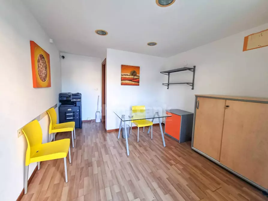 Immagine 6 di Locale commerciale in vendita  in via unione sovietica a Siracusa